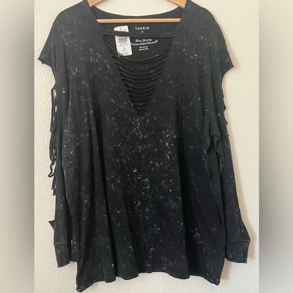 NWT Torrid Size 3 Black Cutout Long Sleeve Tee Goth, Concert, Halloween costume - Picture 7 of 7